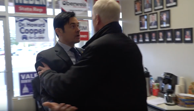 Screengrab from a YouTube video posted by William Kelly alleging that former Lake County Sheriff Mark Curran committed battery against him.