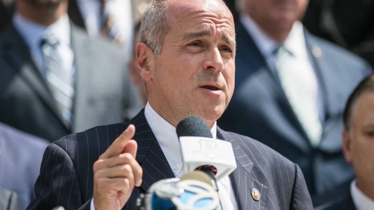 NYPD union boss under internal investigation after declaring 'war' on de Blasio