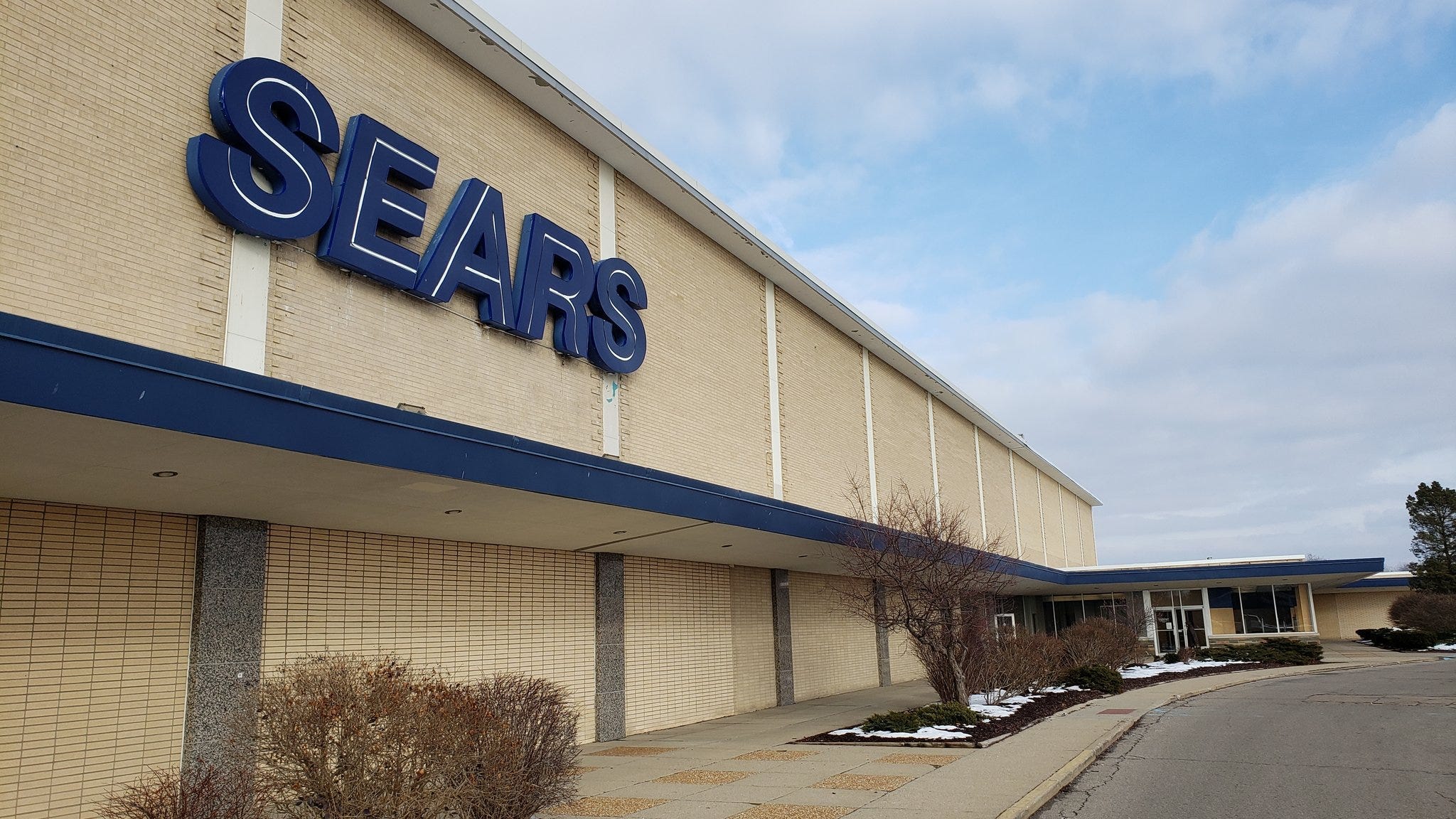 One Of The Last Sears Stores Left In Metro Detroit Is Closing
