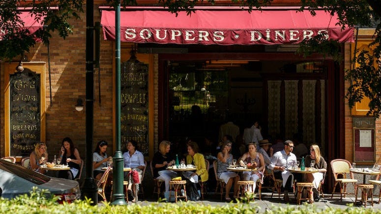 New outdoor seating report shows growth in Center City