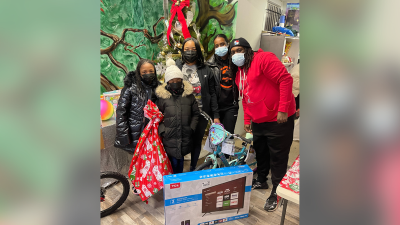 As I Plant This Seed’s annual holiday giveaway 