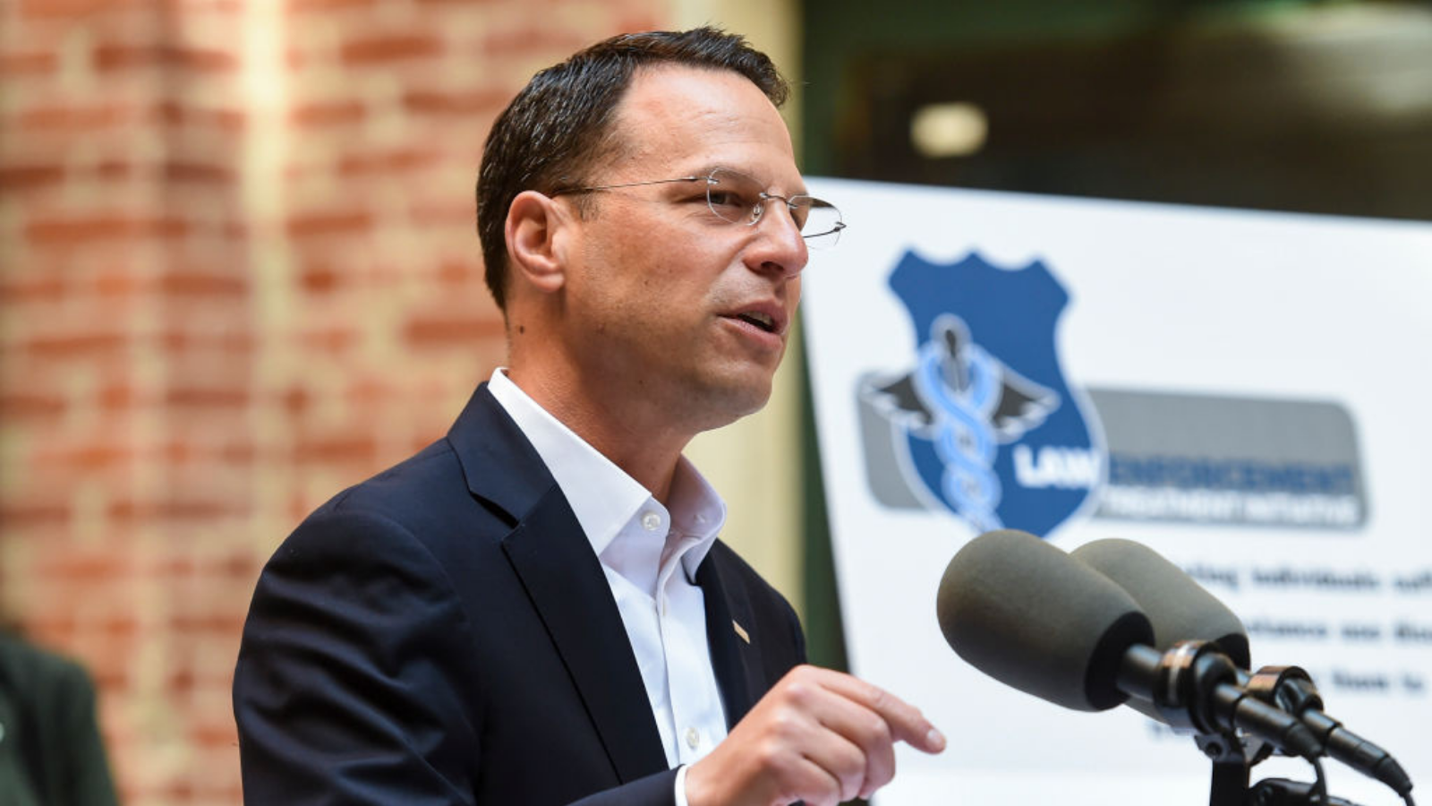 9 Pa. Republican lawmakers endorse Democrat Josh Shapiro for governor