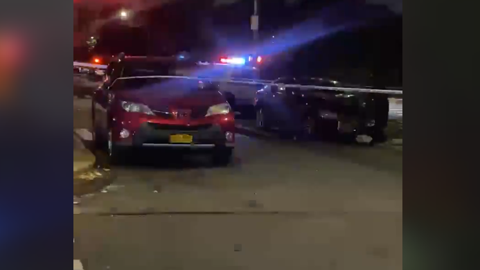4 NYPD officers injured in Bronx crash