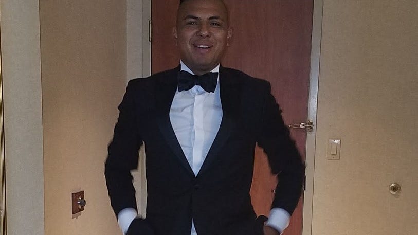 Food truck chef hit by stray bullet in Pilsen