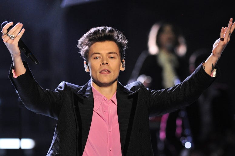 Harry Styles, Performing, Pink Shirt, Victoria's Secret Fashion Show, 2017