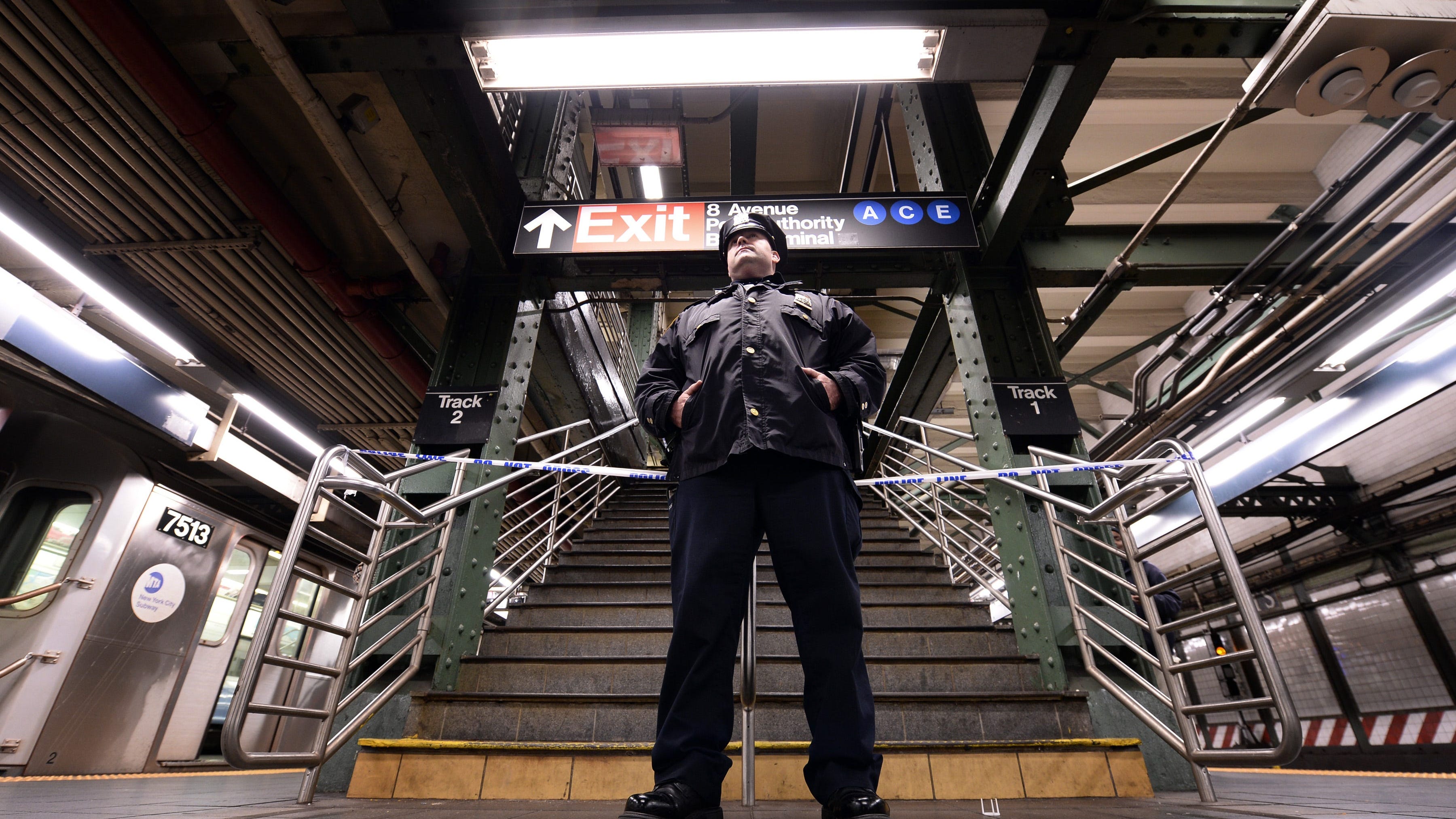500 new transit officers to target fare beaters, homeless in subway, buses