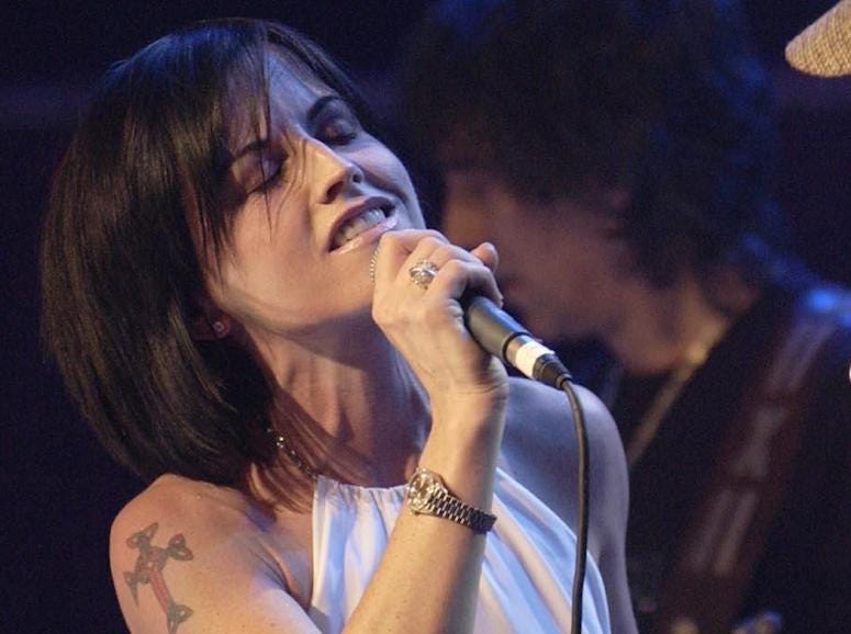 Dolores O'Riordan, The Cranberries, Singing, Concert, 2004