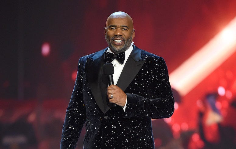 Steve Harvey, Tuxedo, Hosting, Miss Universe, 2018