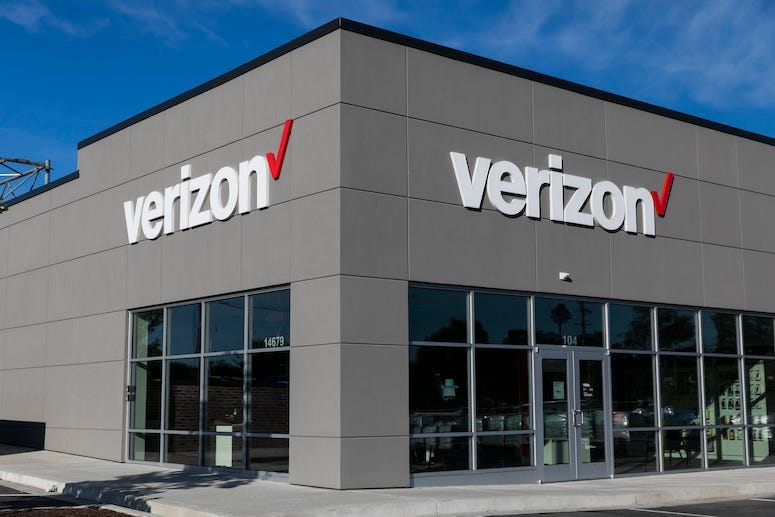 Verizon, Store, Exterior, Martinsburg, West Virginia, 2019