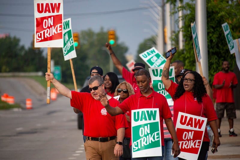 UAW strikers