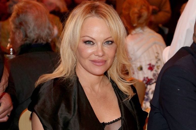 Pamela Anderson, Dinner, Table, Pre-opening Gut Aiderbichl Christmas market, 2019
