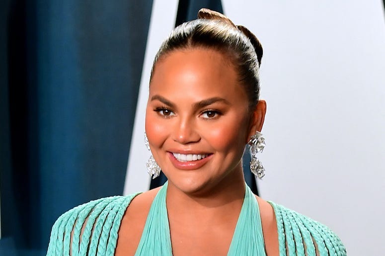 Chrissy Teigen, Red Carpet, Smile. 2020