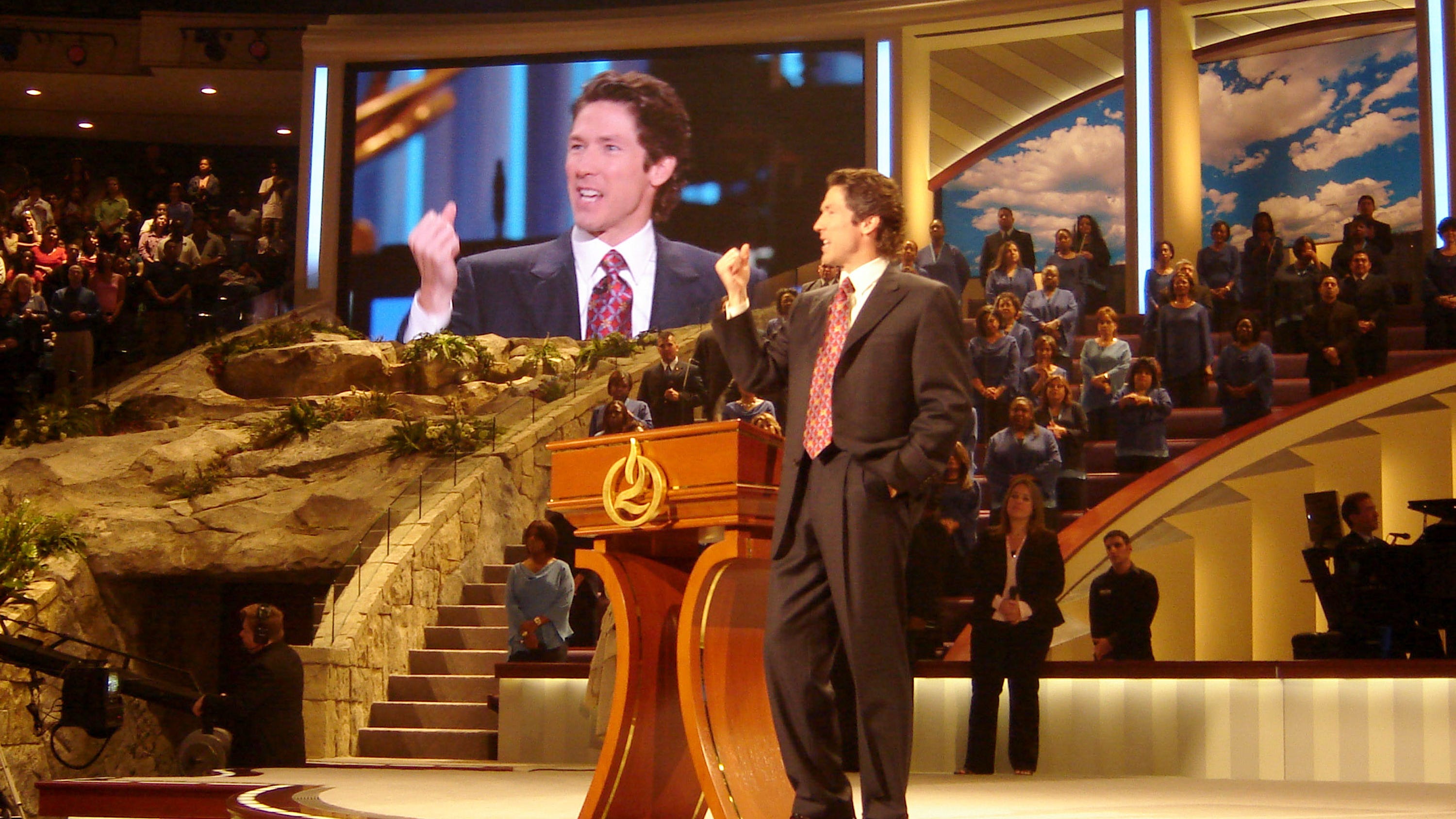 Cash and checks discovered behind wall at Pastor Joel Osteen's Houston megachurch