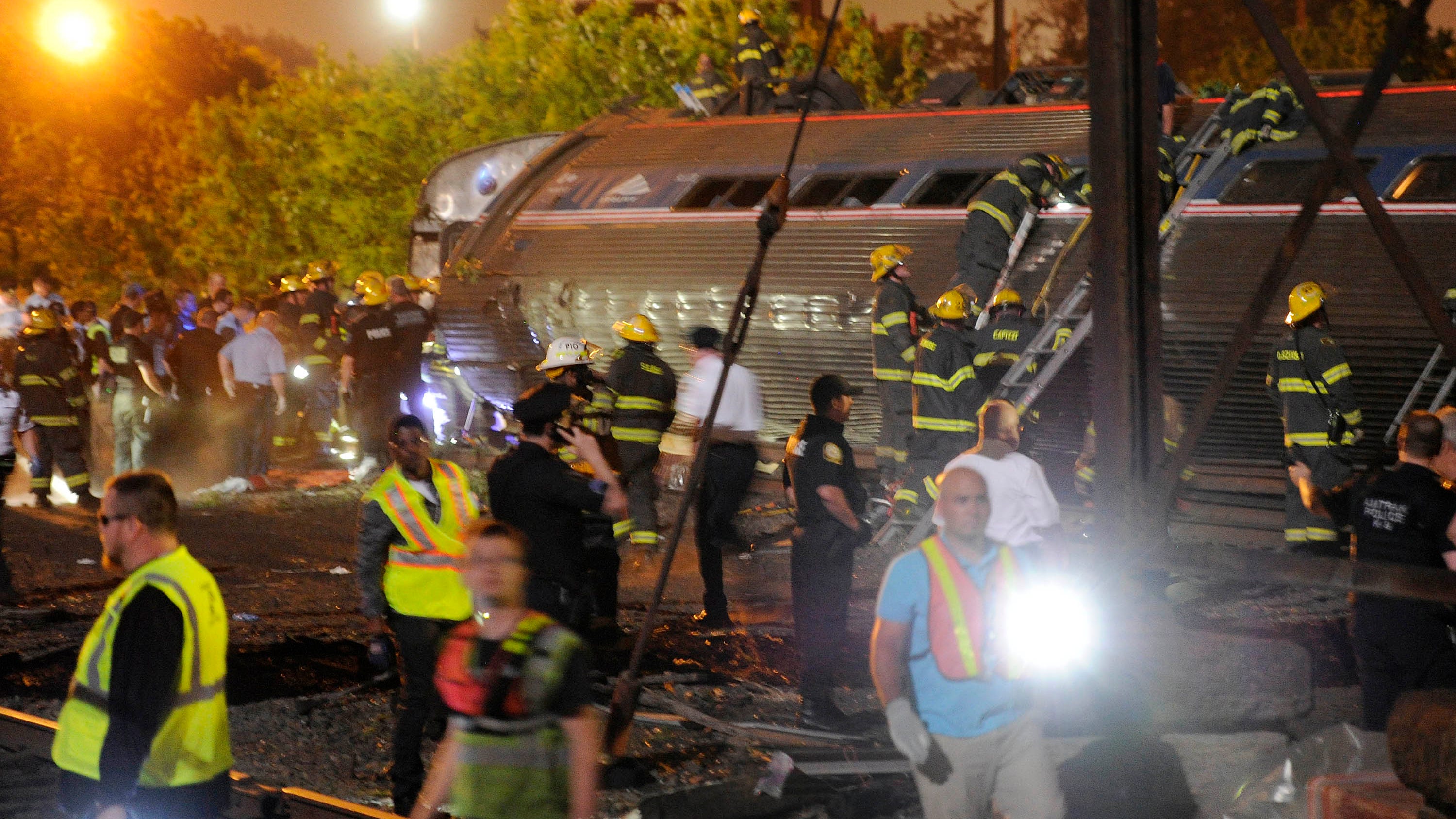Jury selected for trial of Amtrak operator in deadly 2015 train derailment
