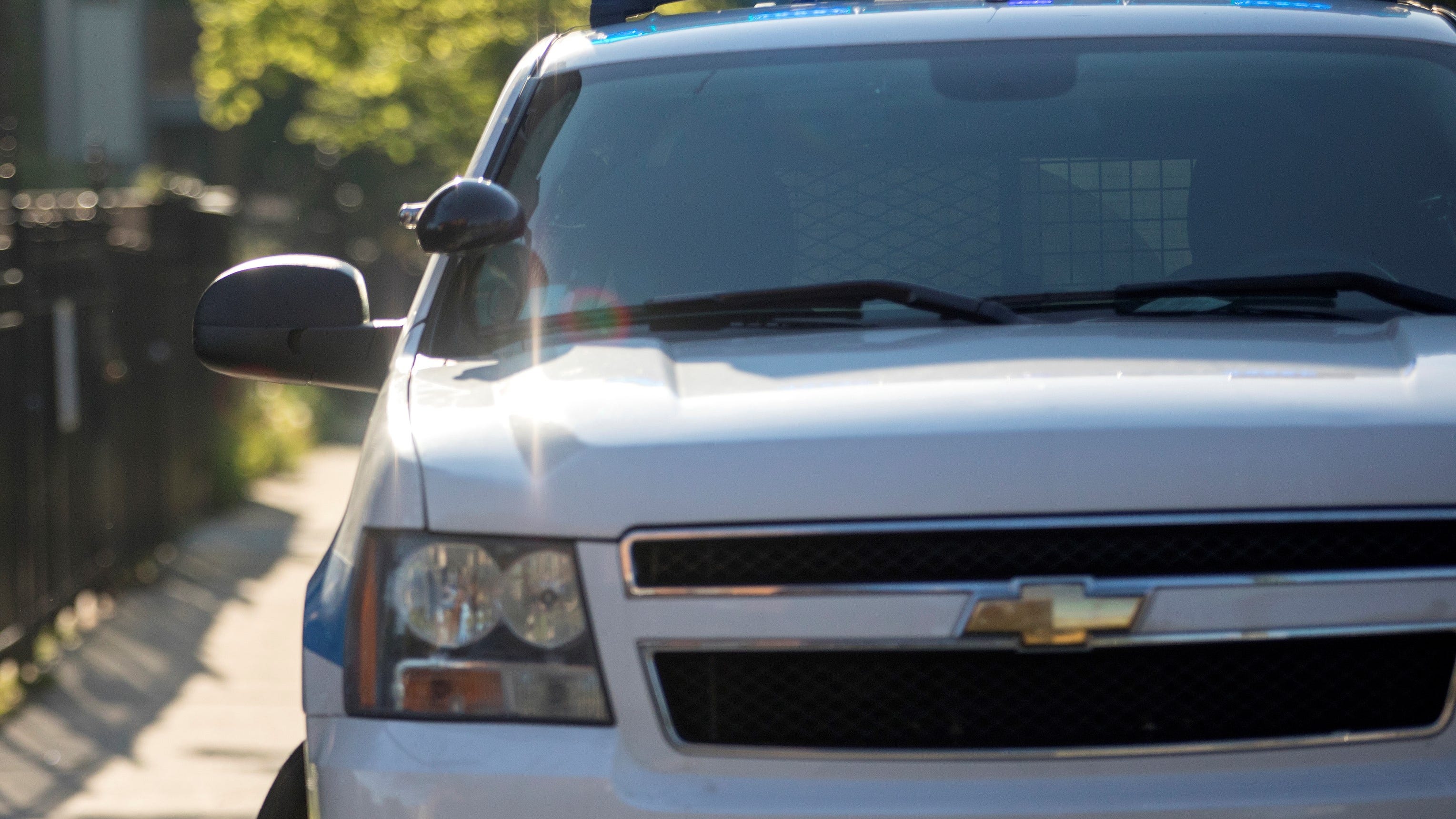 Chicago cops arrest 2 men after violent traffic stop