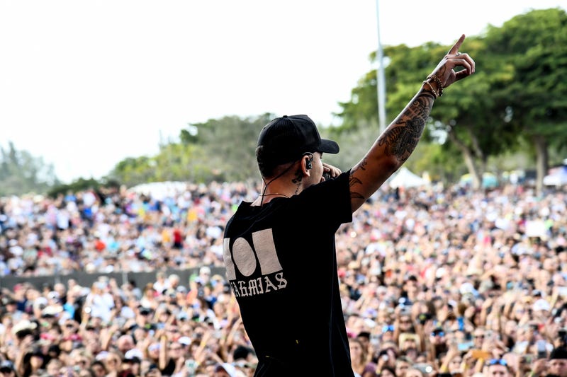 Kane Brown at RADIO.COM and Kiss Country 99.9's Chili Cookoff