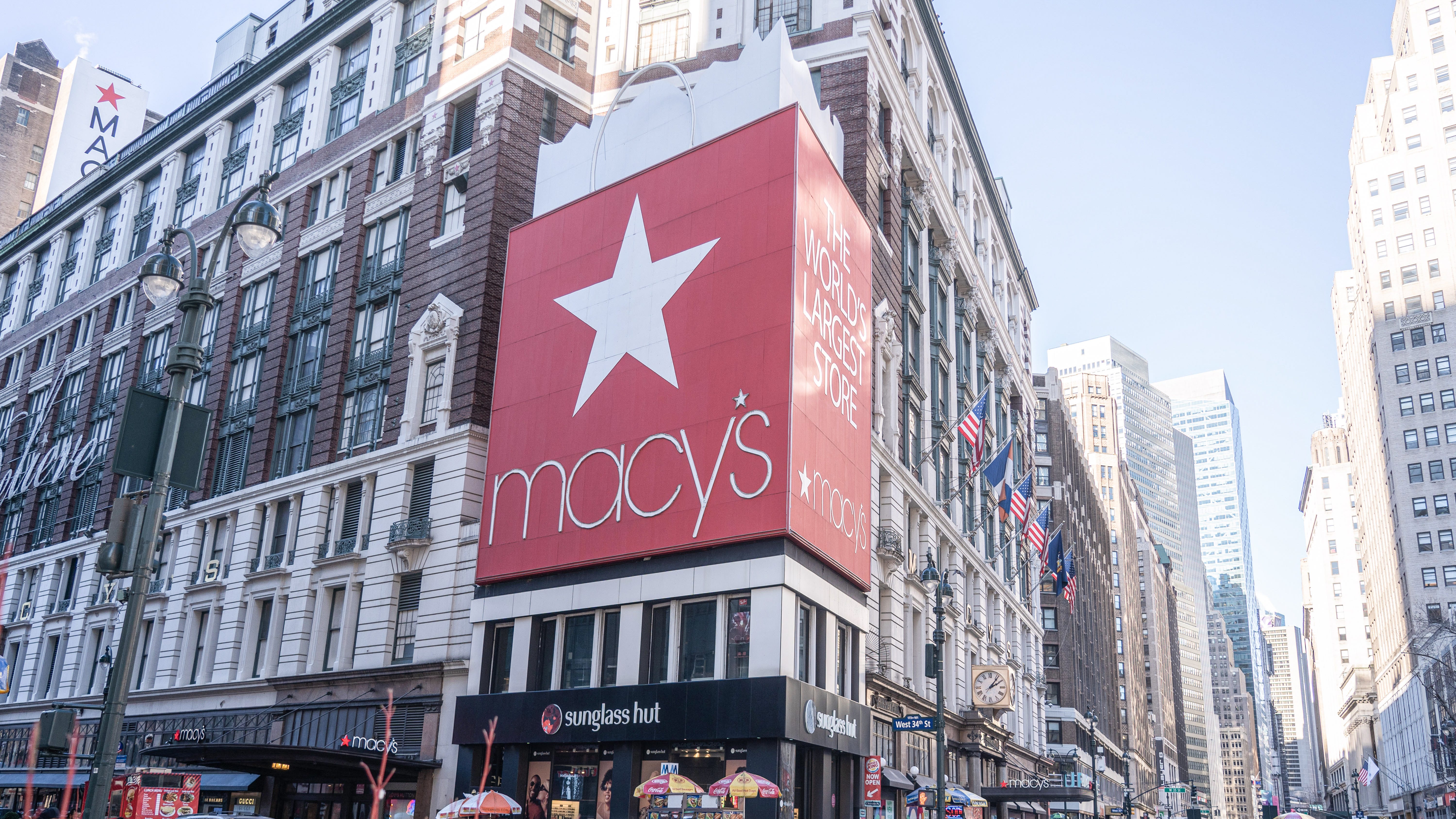 Shoplifter at Macy's Herald Square had loaded gun in backpack: police