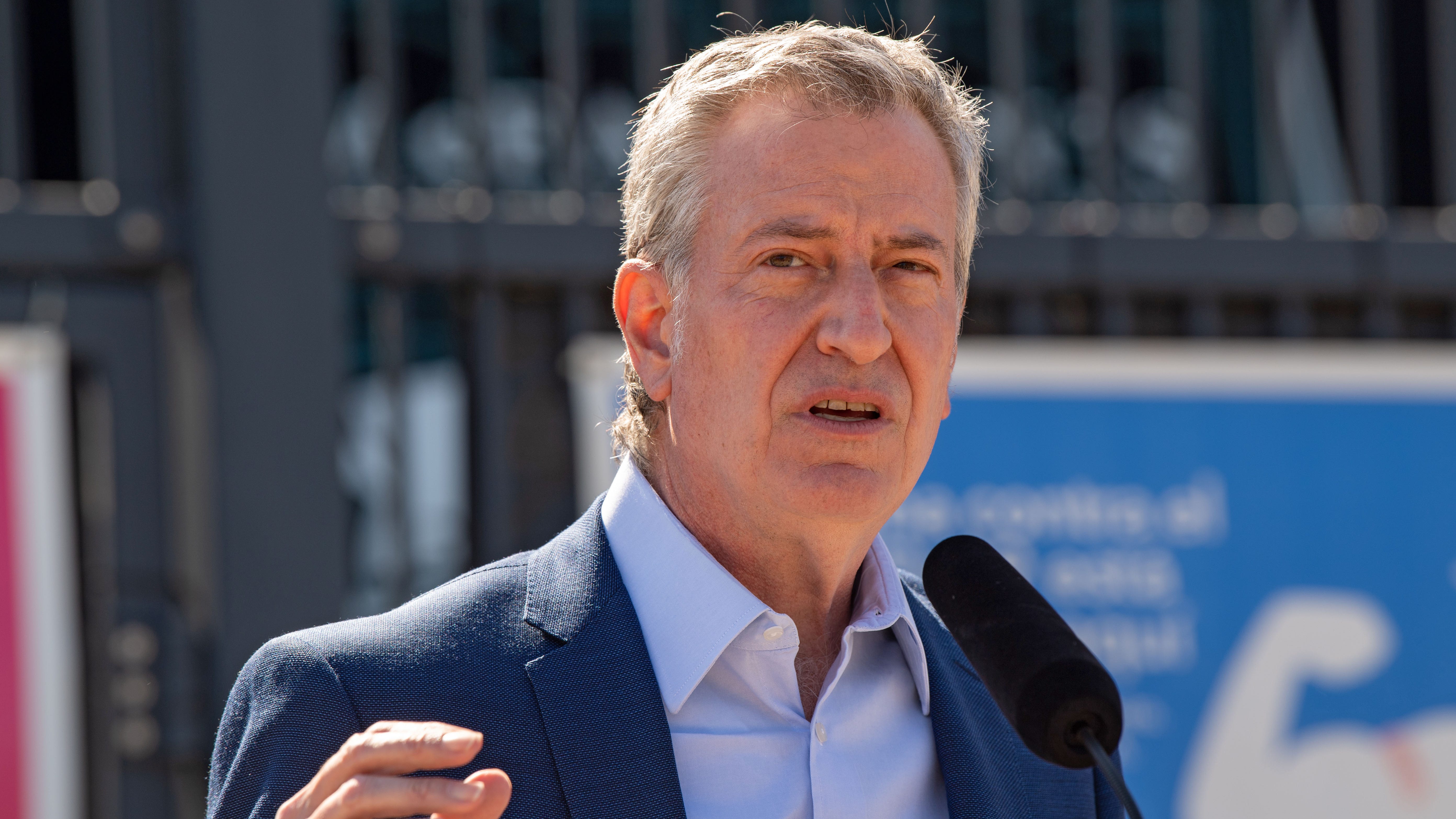 De Blasio on possible vaccine mandate for NYC restaurants: 'All options are on the table'