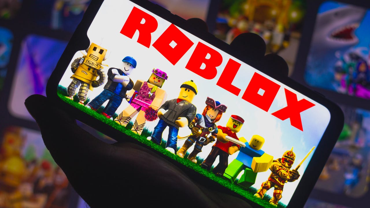 7 year-old gets mom's bank account number and drains it playing Roblox