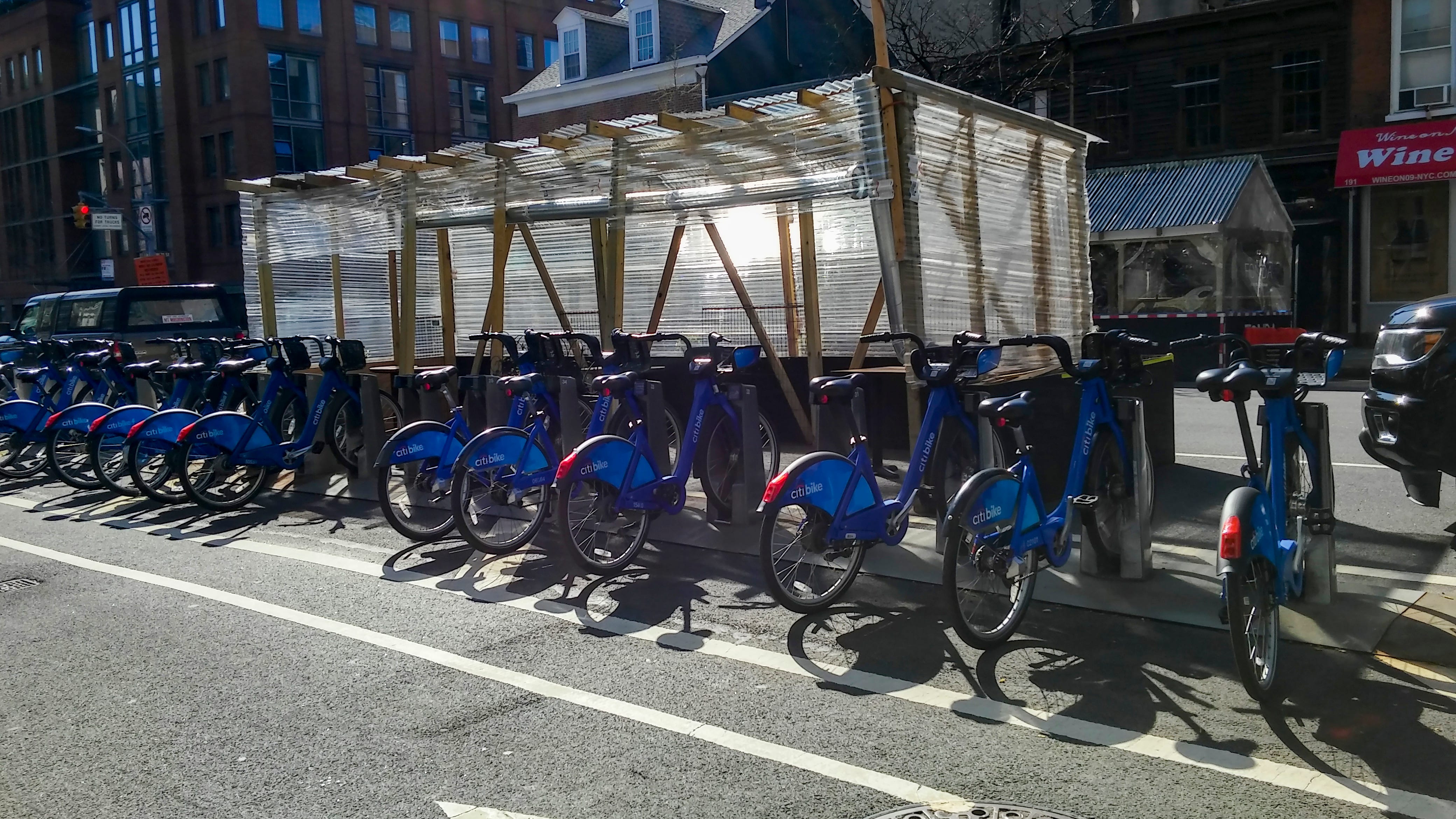 VIDEO: Thieves swap stickers to steal Citi Bikes in NYC