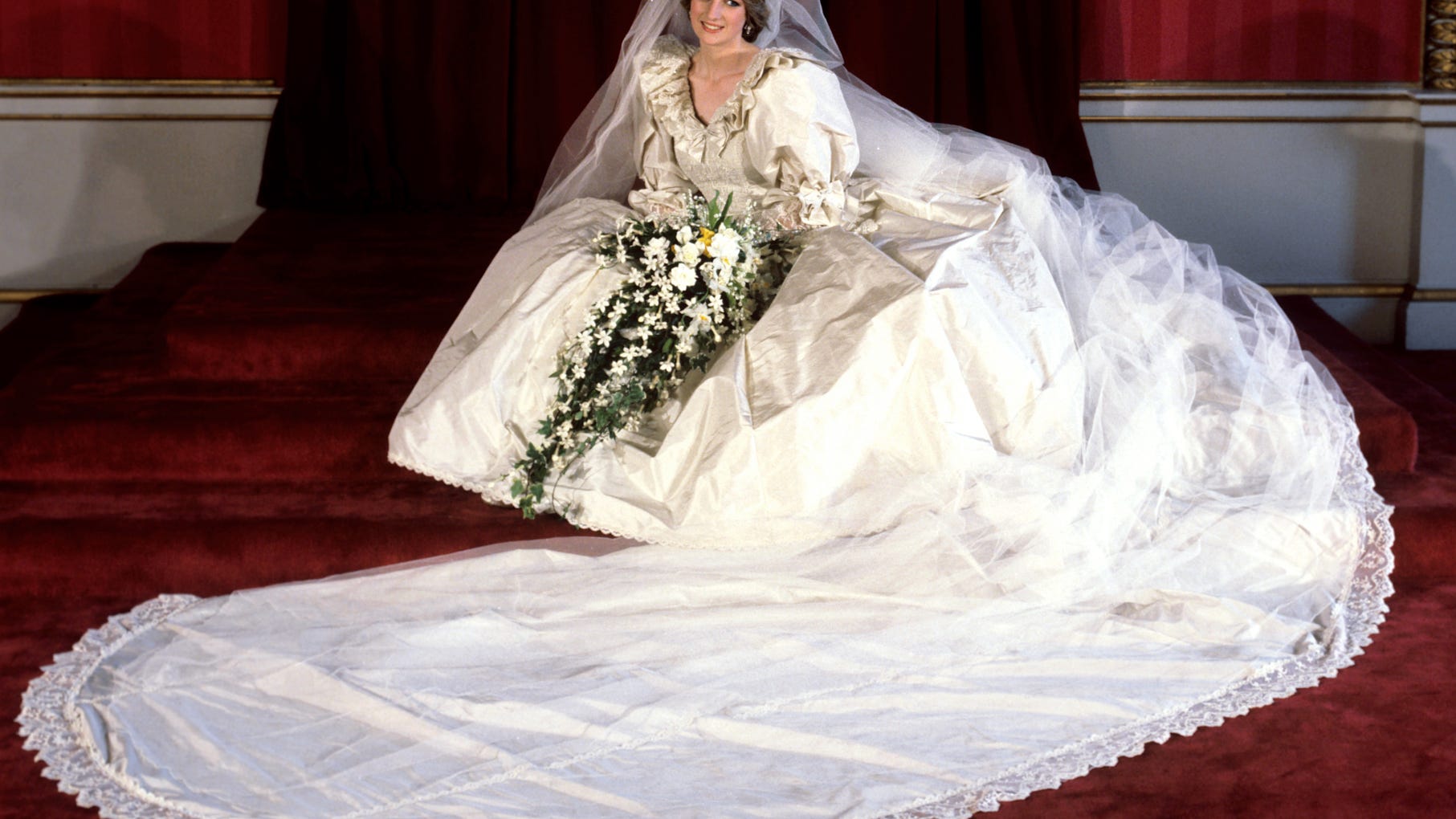 Someone pays $2,500 for Princess Di wedding cake in 'same condition' as 1981