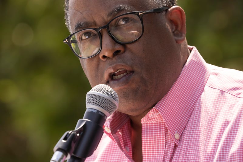 mark ridley-thomas speaks into microphone