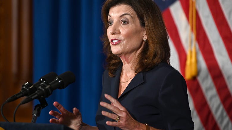 'We have a lot to do': Hochul in NYC to meet with de Blasio, public advocate