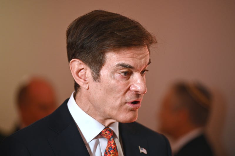 Dr. Mehmet Oz attends the 10th Annual Champions of Jewish Values International Awards Gala at Carnegie Hall in New York, NY, January 20, 2022. (Photo by Anthony Behar/Sipa USA)