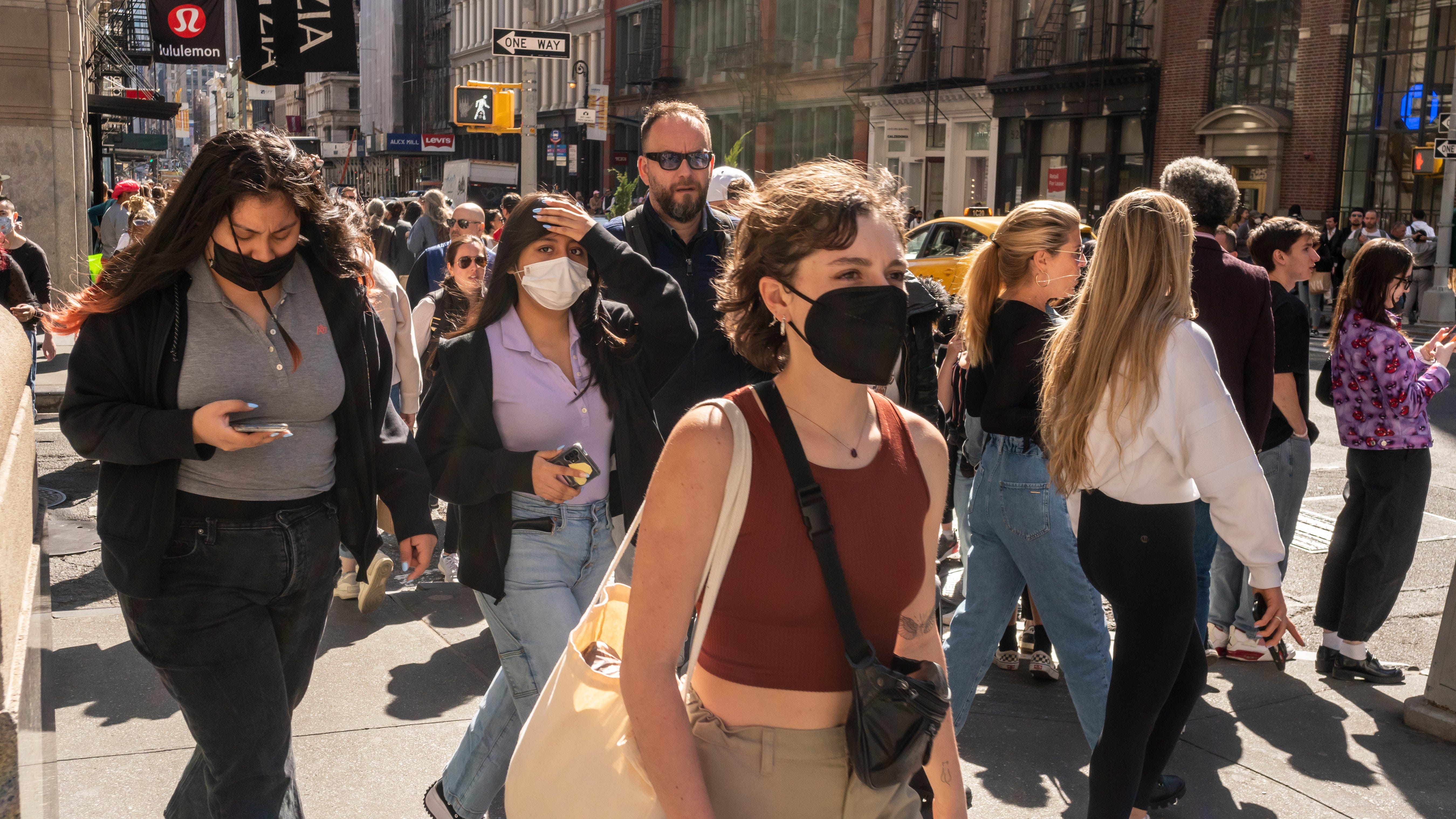 NYC Health Dept. encourages 'all New Yorkers to wear masks' in public indoor settings, outdoor crowds