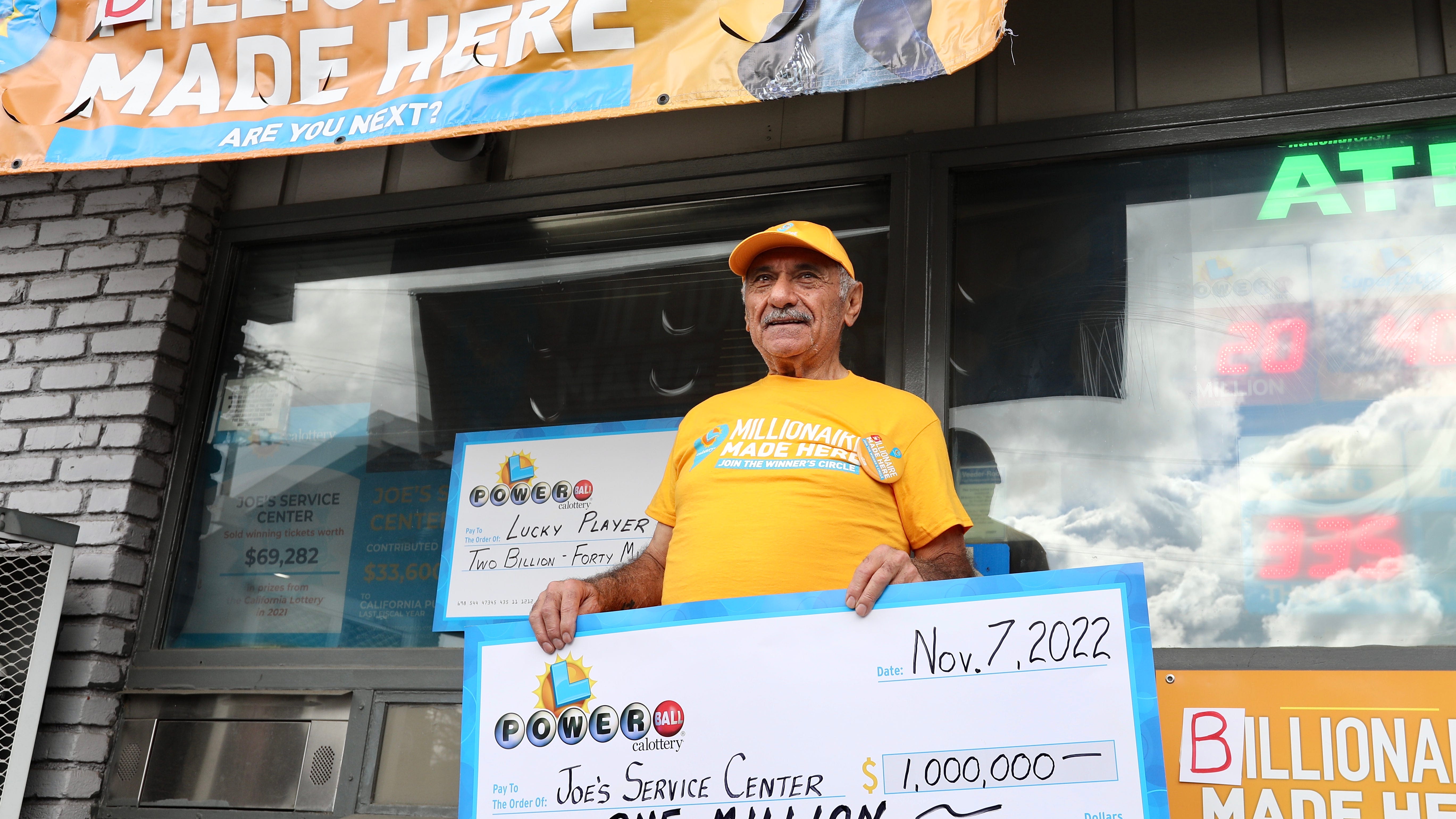 Revealed: grandfather of 10 and Syrian immigrant sold winning Powerball ticket