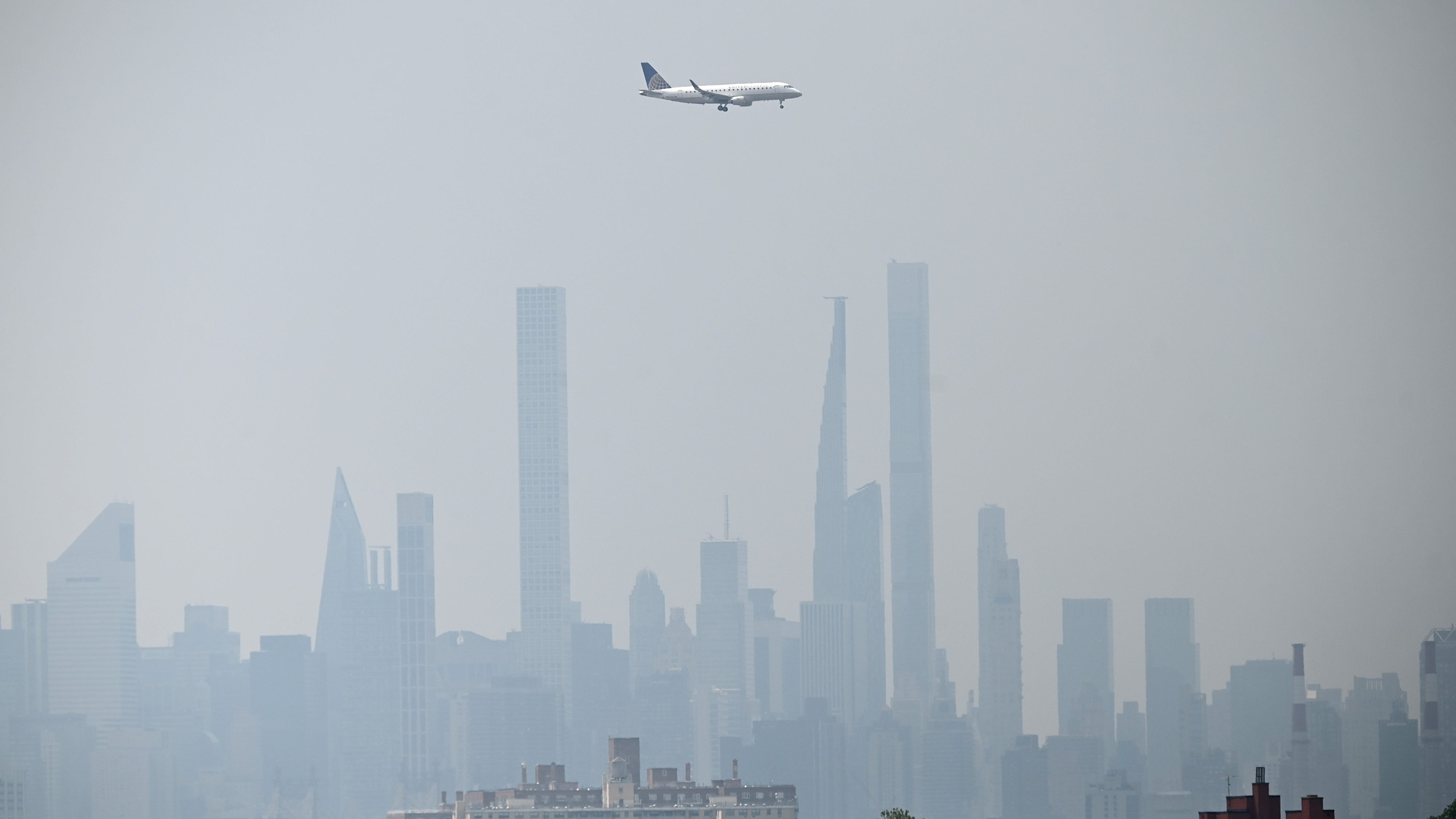 NYC air quality reaches 'unhealthy' level as Canadian wildfire smoke lingers