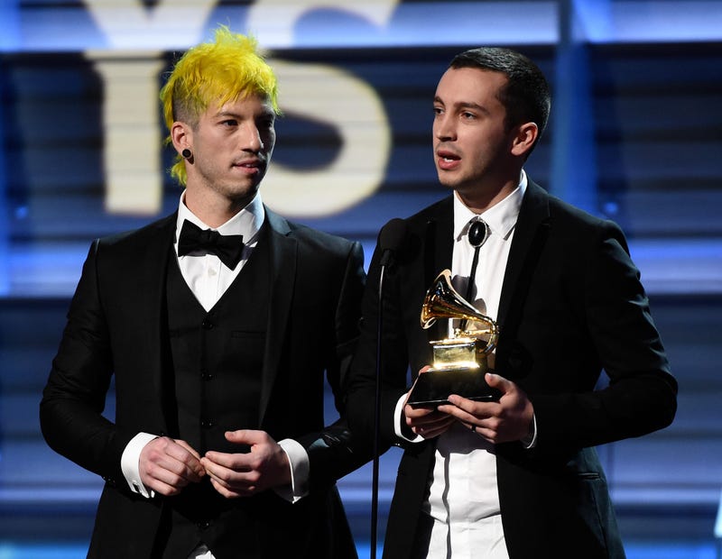 Josh Dun (L) and Tyler Joseph of Twenty One Pilots accept the Best Pop Duo/Group Performance award