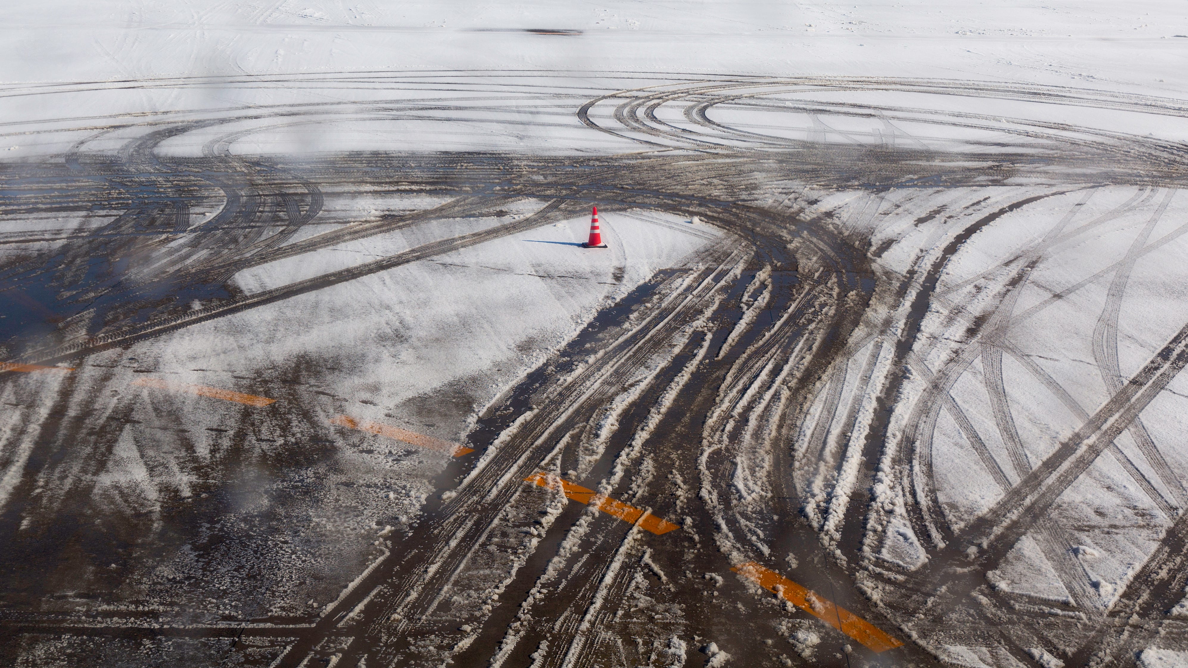 Flying during this week's storm? Transportation expert has advice