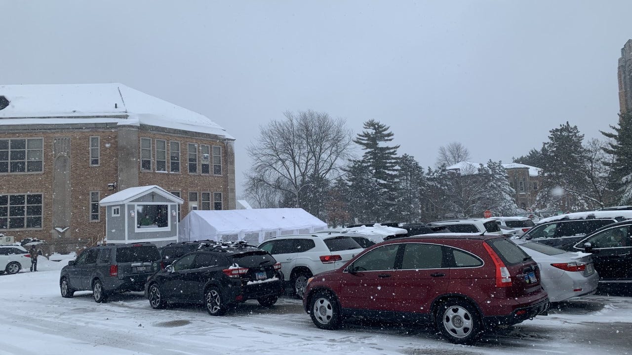 Wilmette parish offers parking lot Mass for Christmas amid COVID concerns