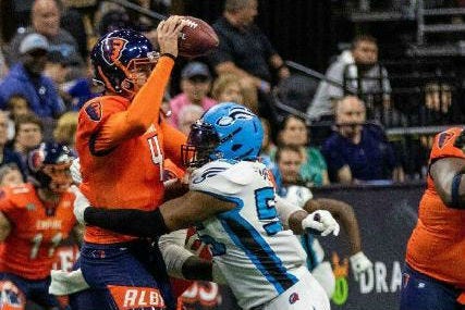 Soul defensive end Sean Daniels