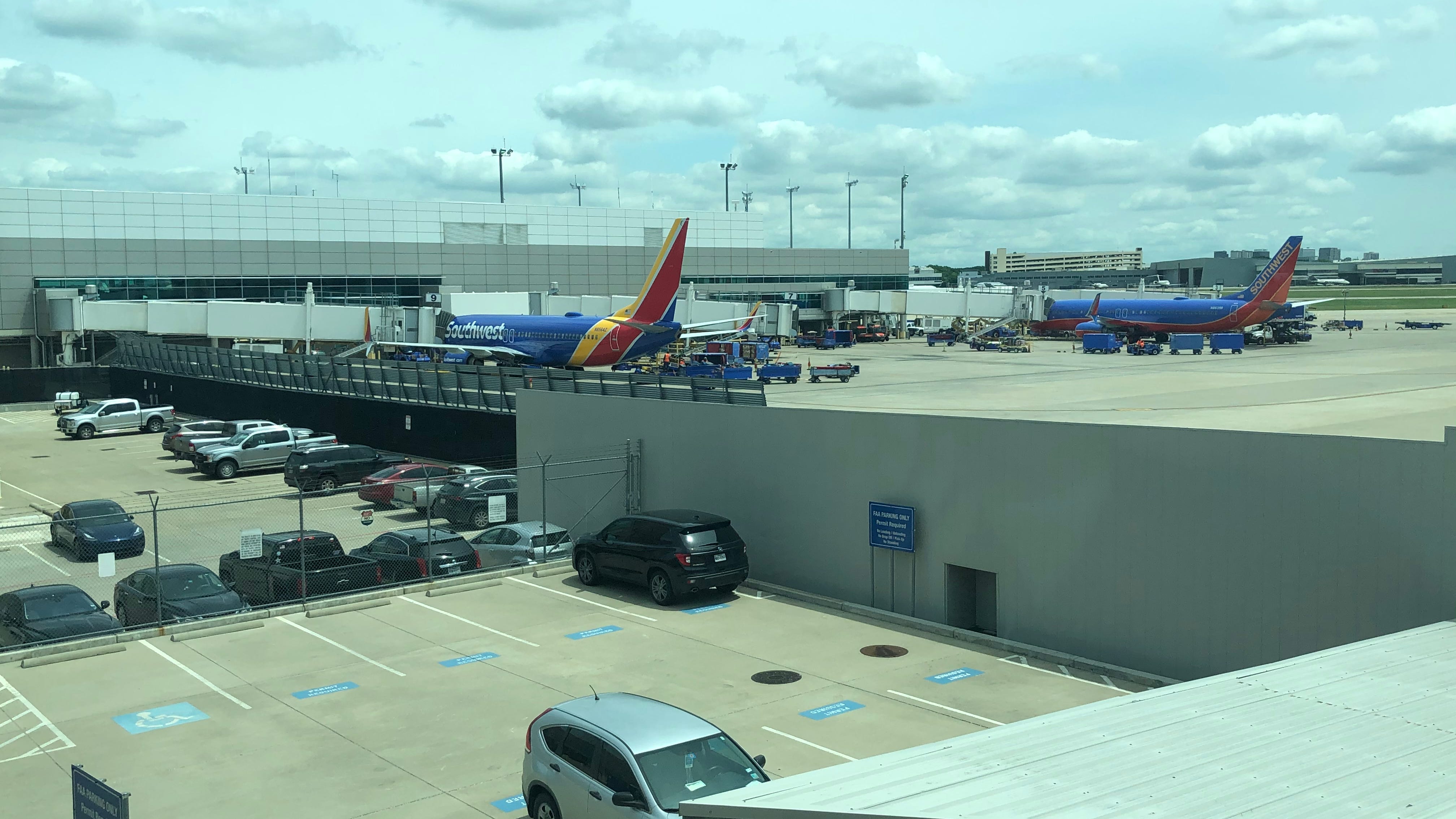 December cancellations, rerouted luggage cost Southwest $620 million