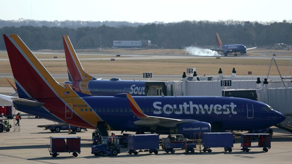 Southwest, JetBlue predict higher-than-expected revenues