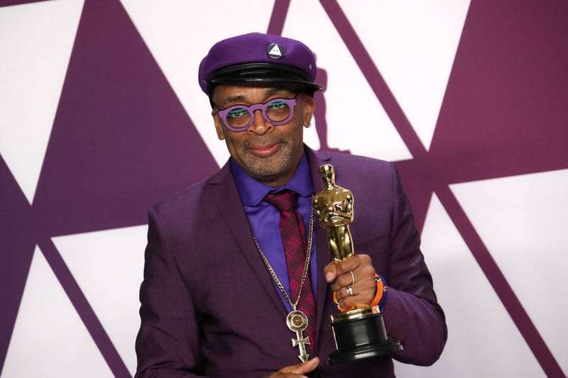 Spike Lee with his award for Best Adapted Screenplay at the 2019 Oscars