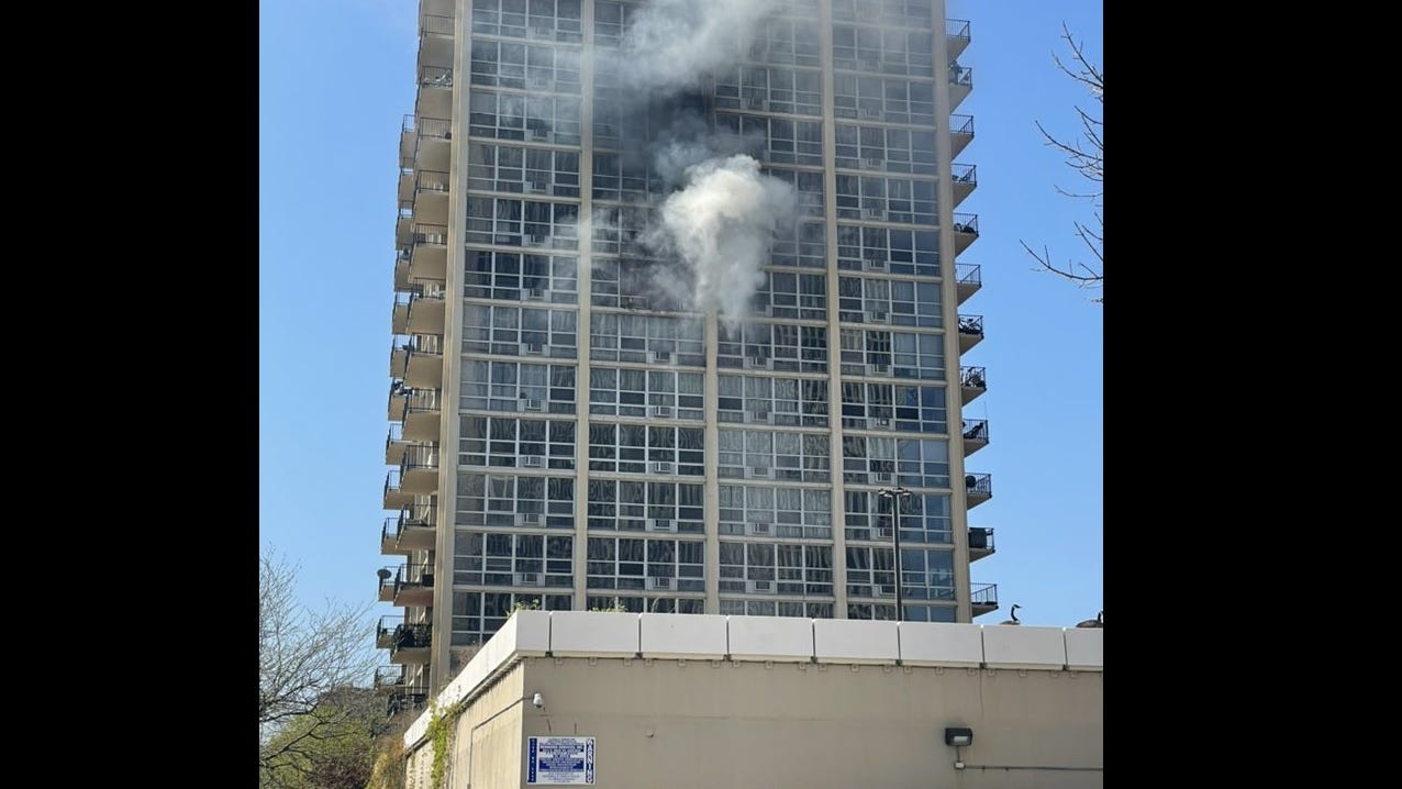 Fire breaks out at South Shore high-rise: CFD