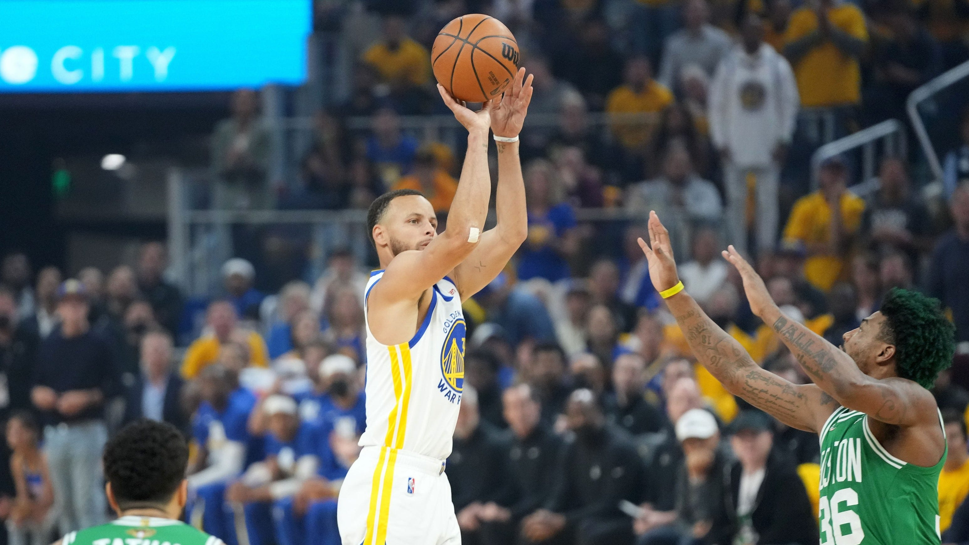 Steph Curry opens NBA Finals by breaking 3-point record in a quarter