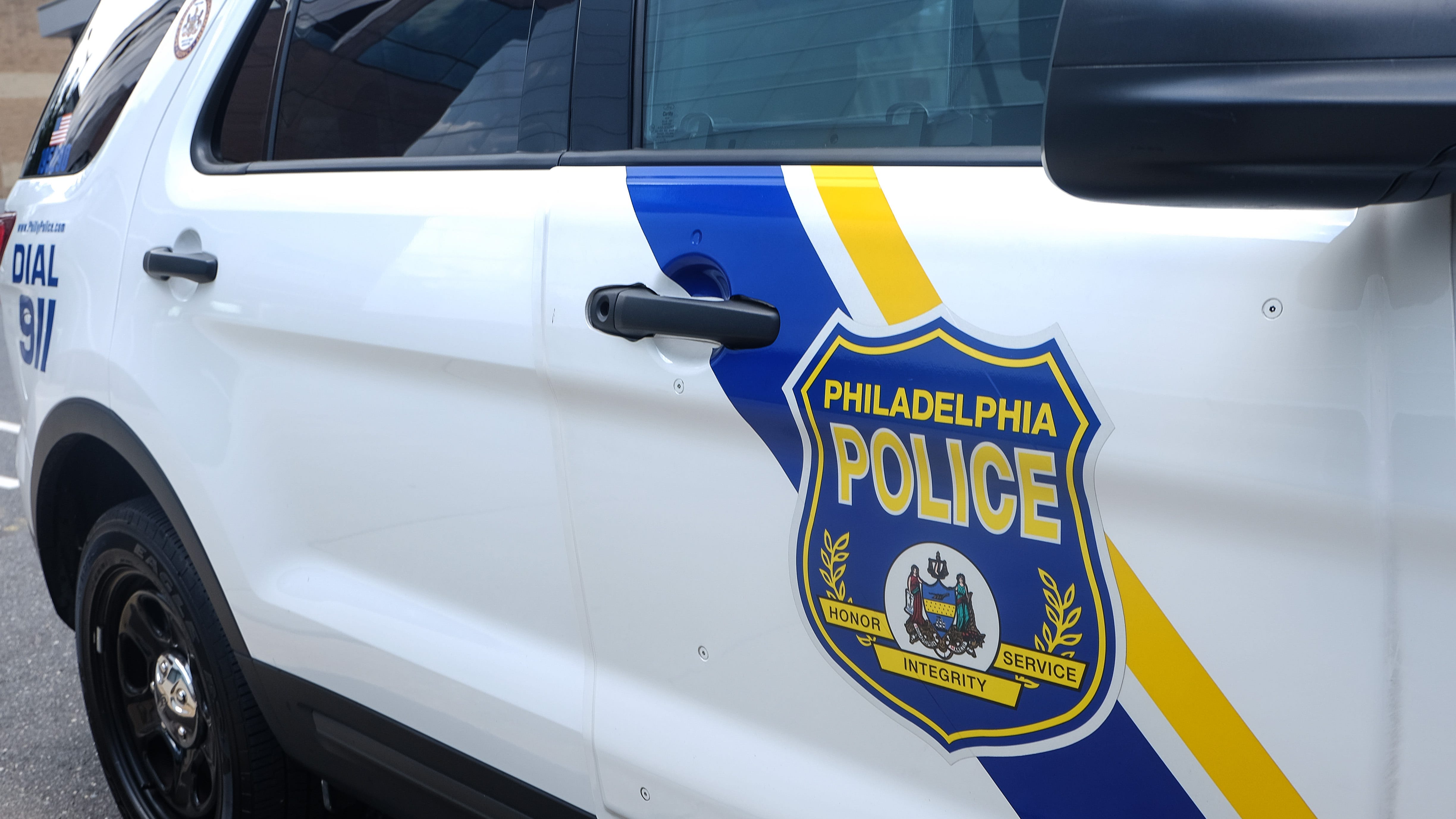 Former Philly police lieutenant charged with molesting a child