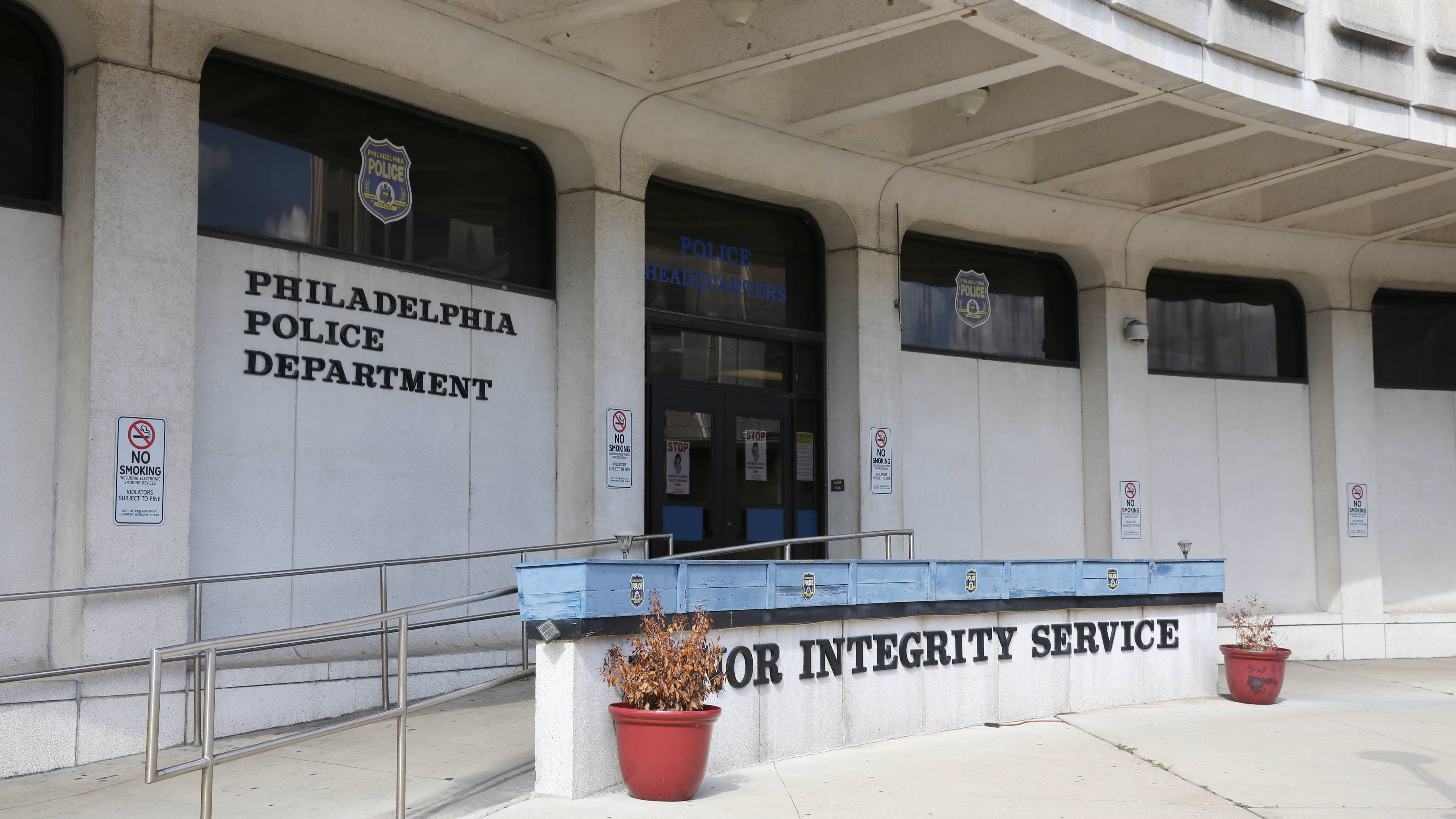 Philadelphia can require vaccinations for city employees, arbitration panel says