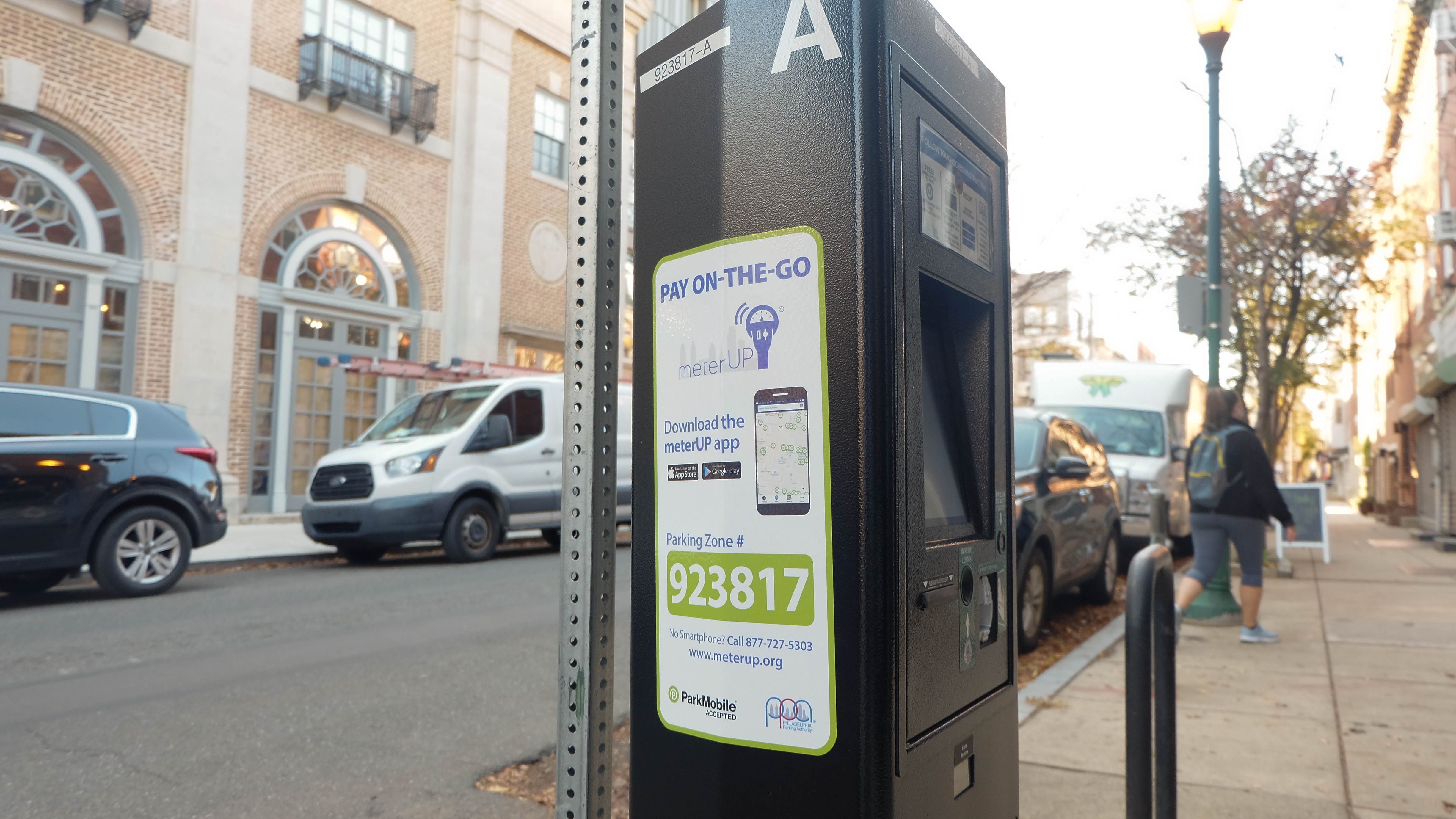 Free parking on Saturdays returns to Philly, willfully drawing holiday shoppers to pandemic-burdened businesses