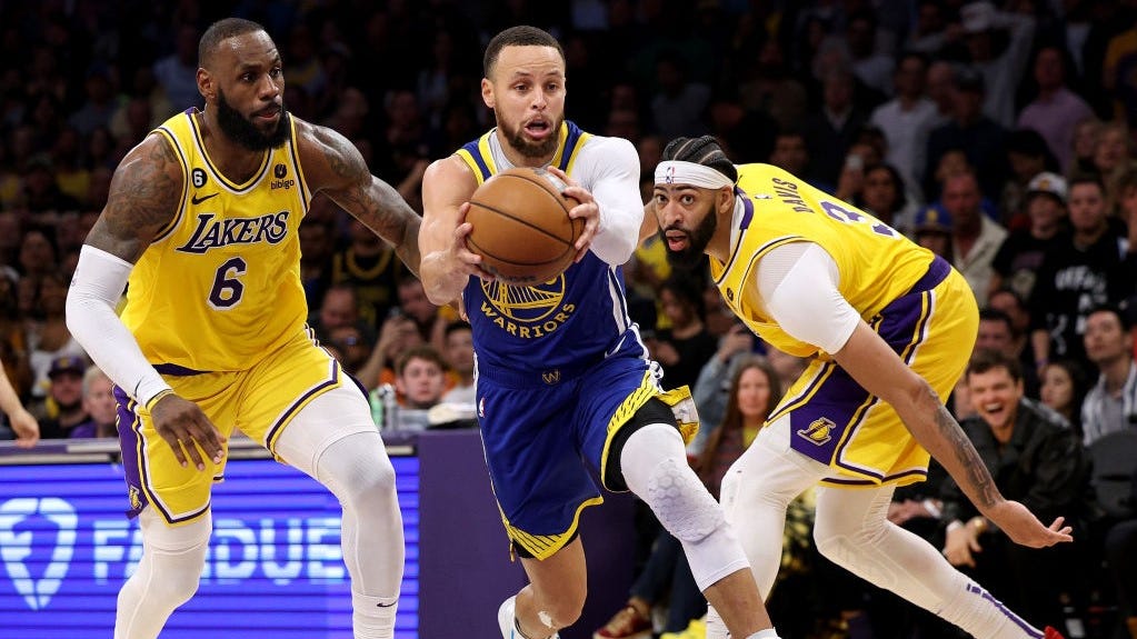 Steph Curry's supporting cast fumbles away Game 4 vs. Lakers