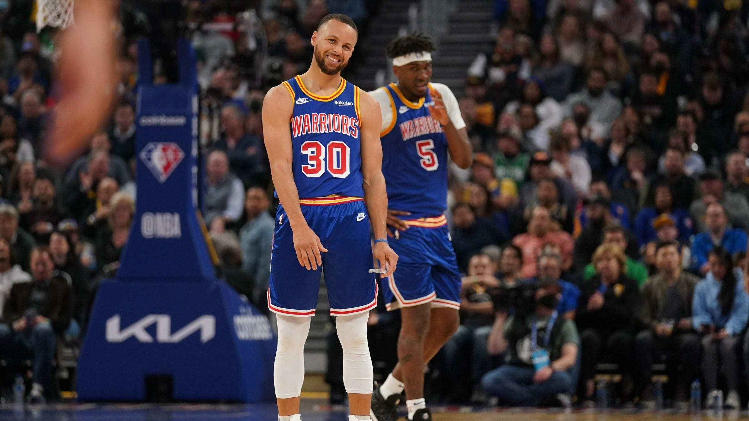 Steph Curry's trainer 'positive' about Warriors star's foot injury diagnosis