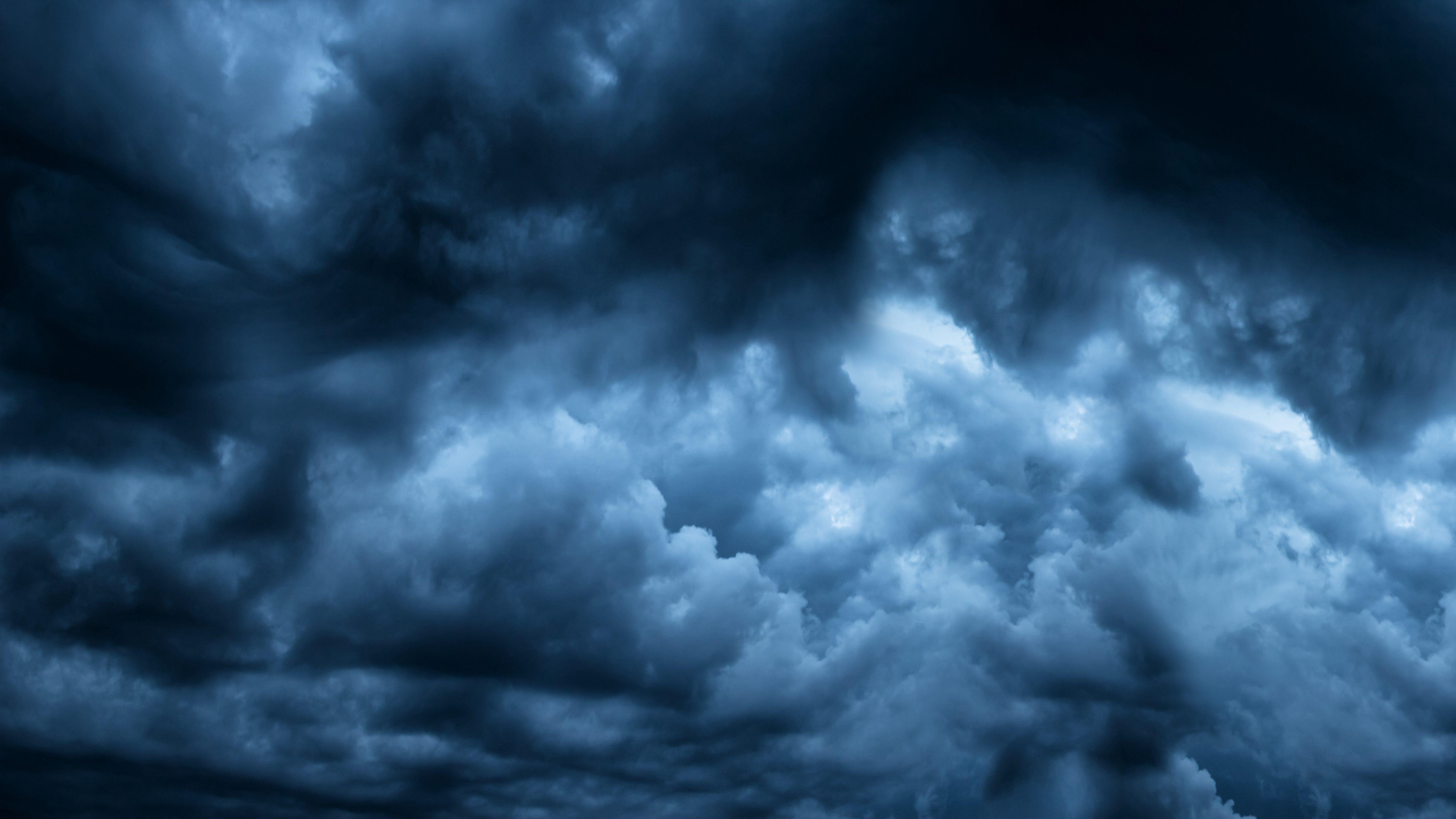 Overnight storms leave thousands without power in the Twin Cities