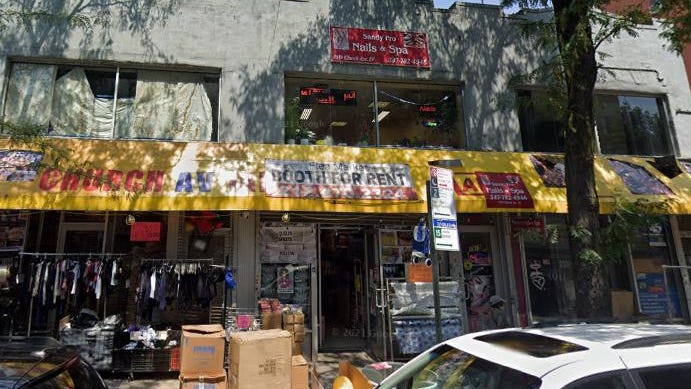 3 firefighters injured in Brooklyn five-alarm fire
