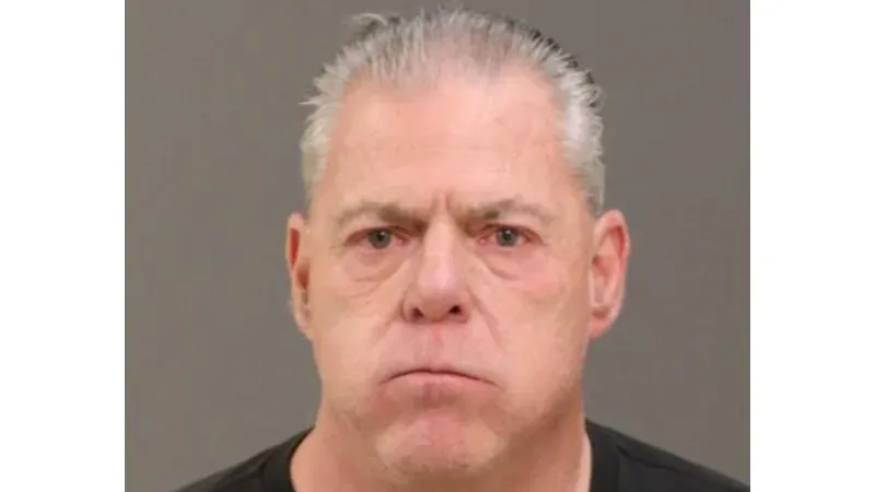 Substitute teacher at Warren school accused of watching porn, touching himself in classroom full of students