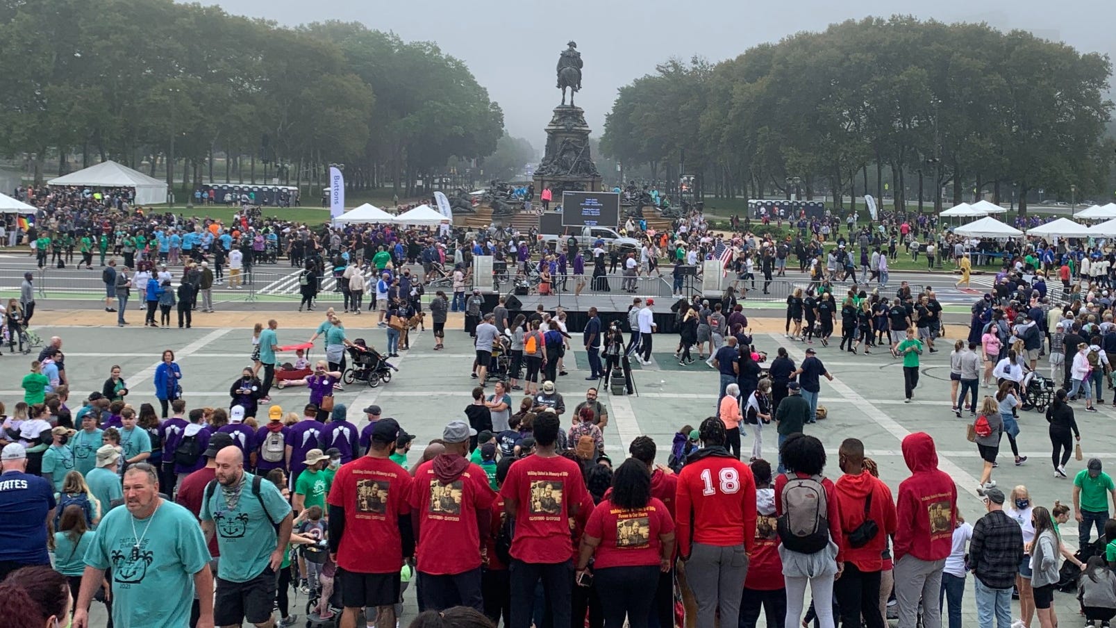 Suicide prevention walk draws hundreds to Art Museum