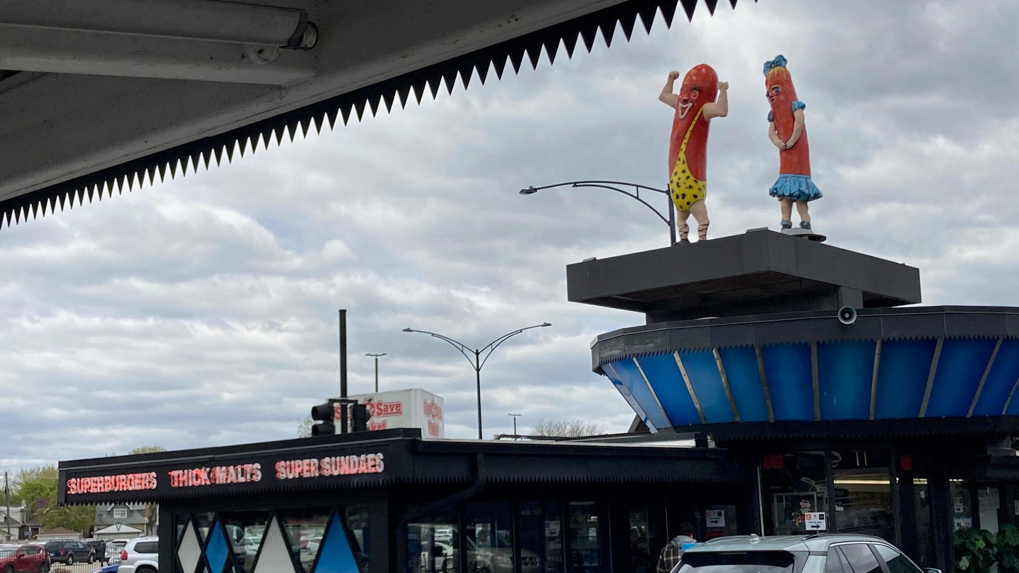 Superdawg has its day, marking 75 years on the Northwest Side